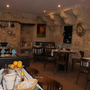 https://les-suites-de-naevag.fr-provencehotel.com