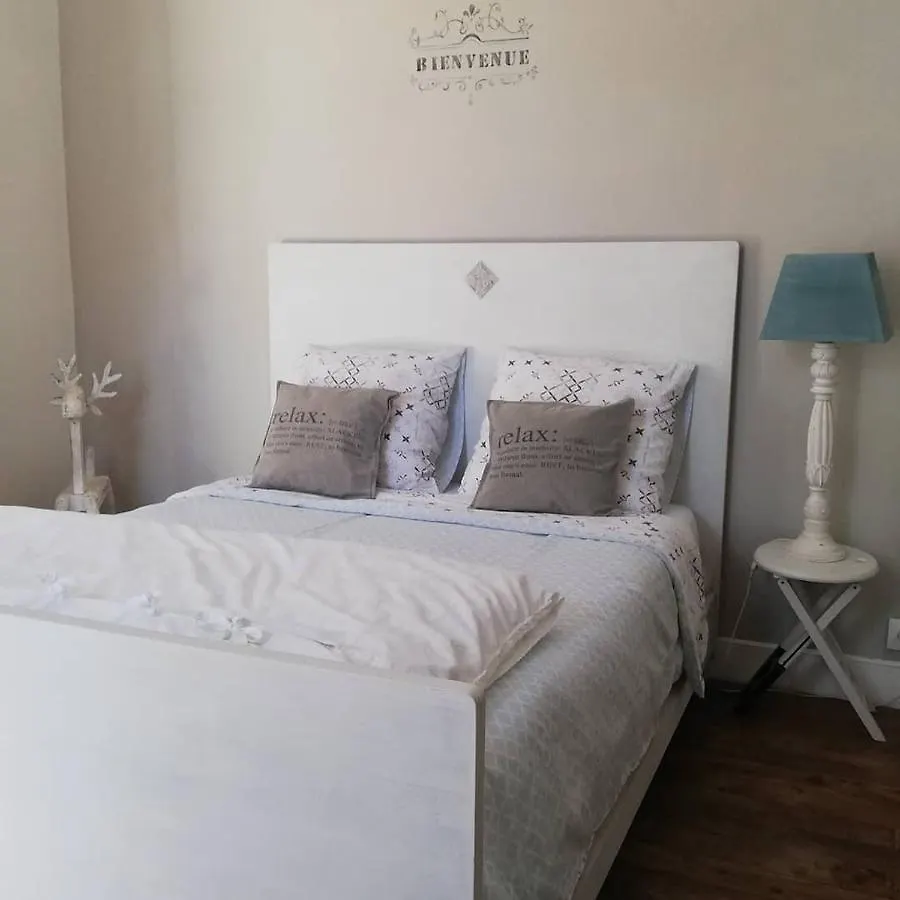 Couette-café Chambre d'hôte équestre Au petit bonheur Chateldon France